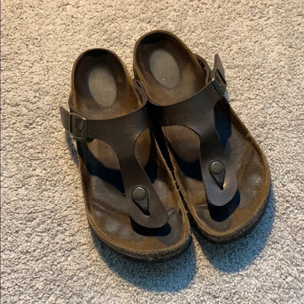 brown Gizeh birkenstocks